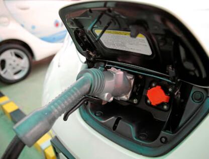 初创公司以新的方式来回收汽车电池