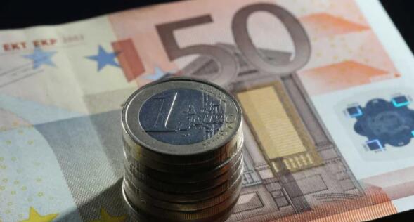 国库券回报显示上月赤字达到76亿欧元