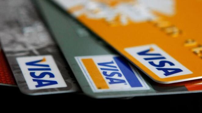 信用卡交易显示6月份支出激增