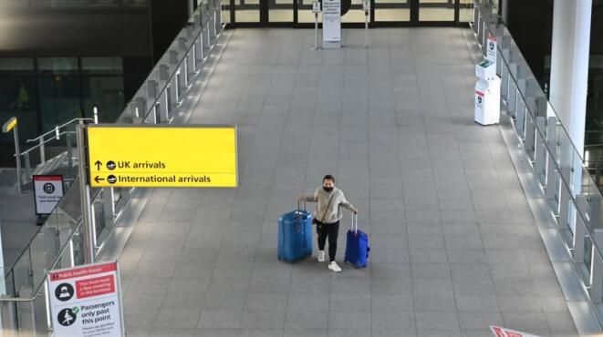 希思罗机场7月乘客人数猛增 但仍下降80%