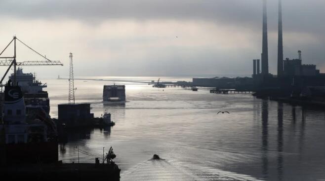 在4亿欧元的港口发展计划中提议新建利菲大桥